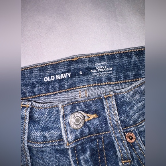 Old Navy NWT Size 6 Medium Wash High Rise OG Curvy Straight Leg Jeans - Picture 2 of 12